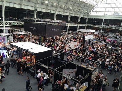 5 Essential Trade Show Tips That Generate Crowds to Your Booth